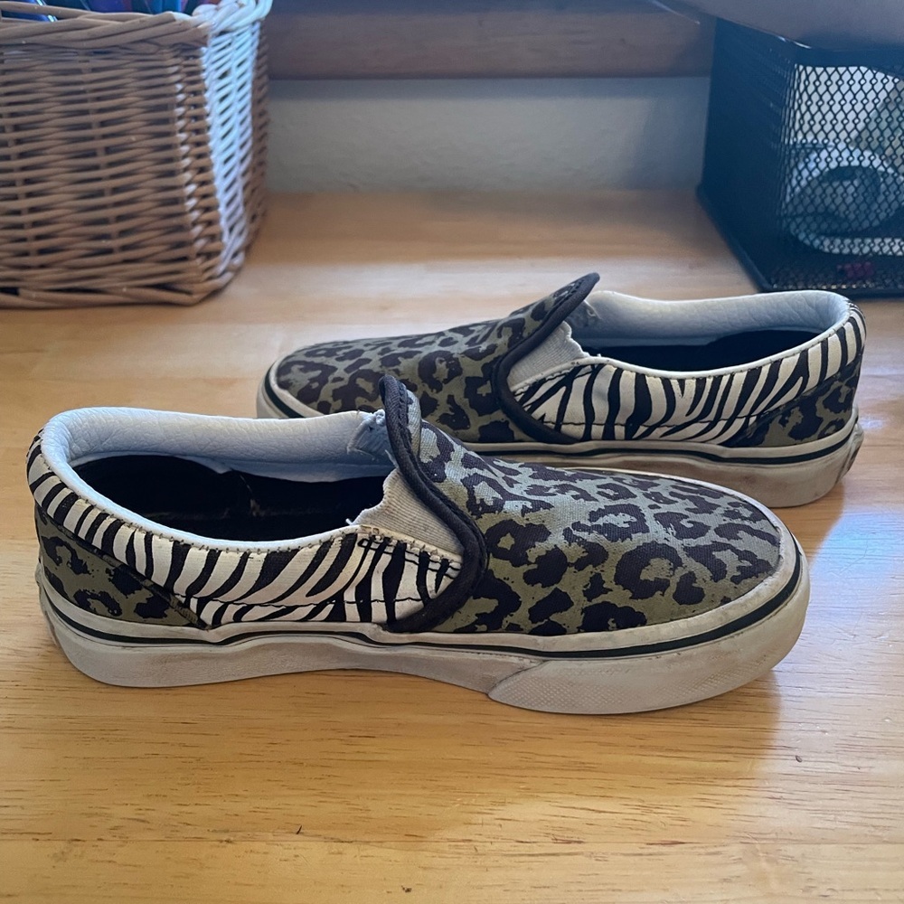Vans Animal Print Slip Ons Size 11.5 Kids - Picture 7 of 8